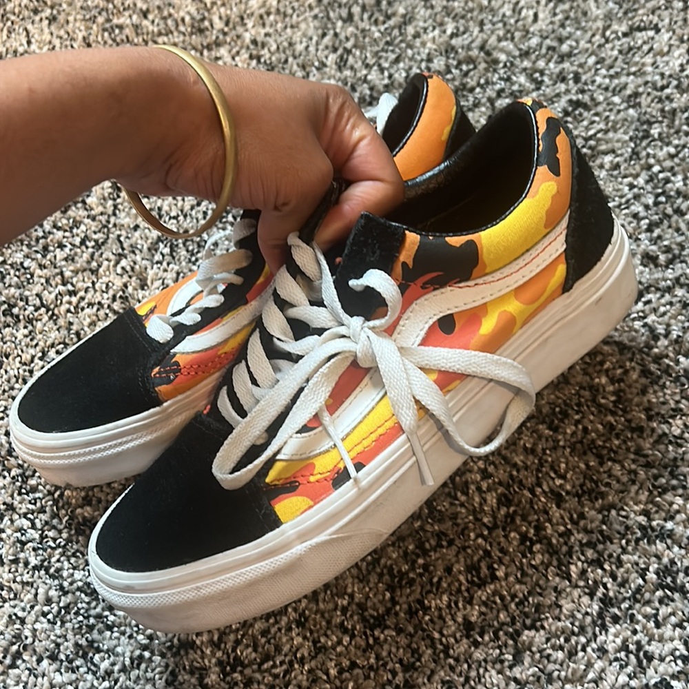 Vans - Picture 2 of 4